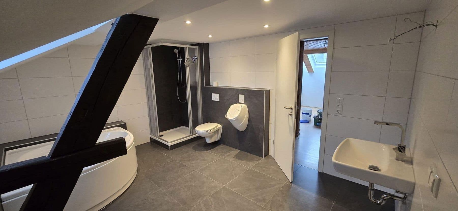 Prenájom bytu 3-izbový 108 m², Markt 5, Treuen, Sasko Prenájom bytu 3-izbový 108 m², Markt 5, Treuen, Sasko