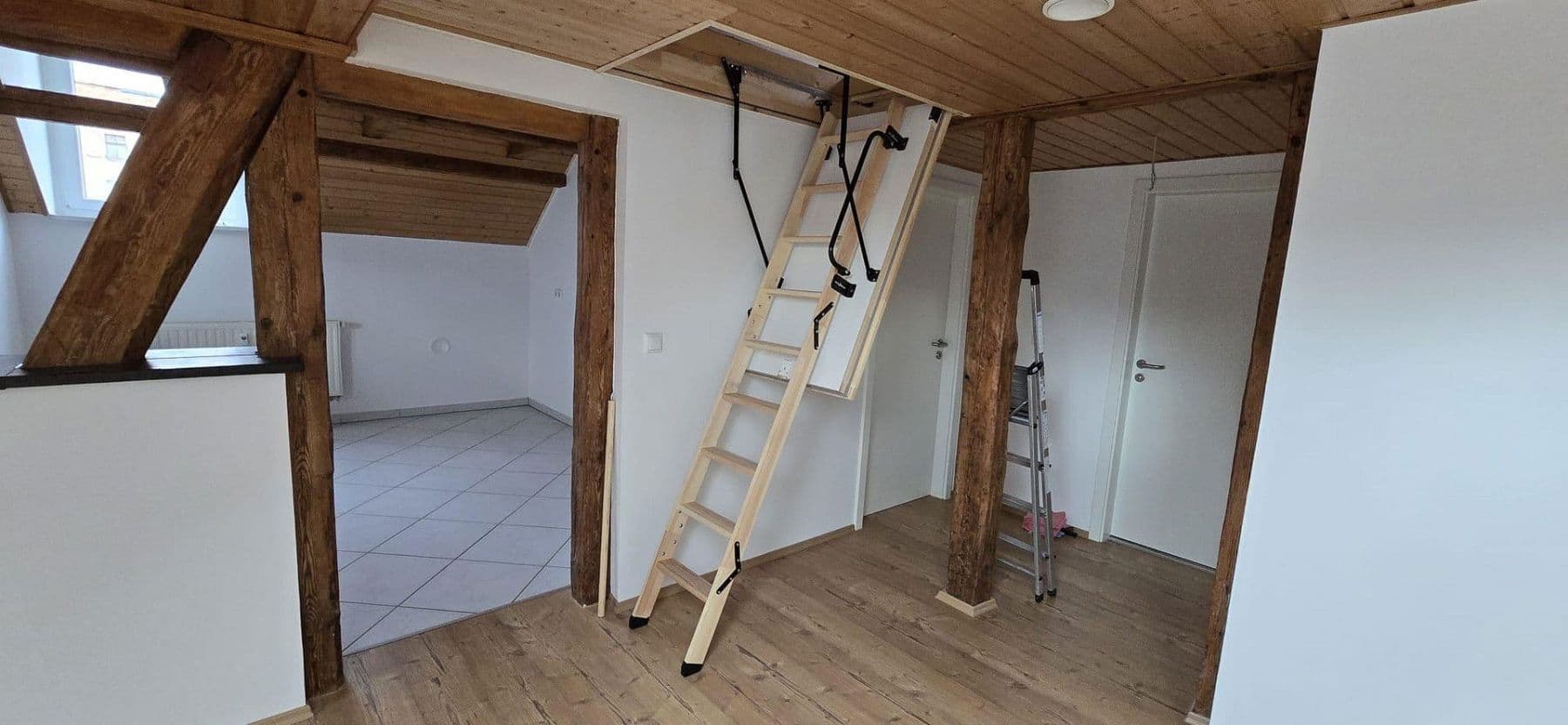 Prenájom bytu 3-izbový 108 m², Markt 5, Treuen, Sasko Prenájom bytu 3-izbový 108 m², Markt 5, Treuen, Sasko