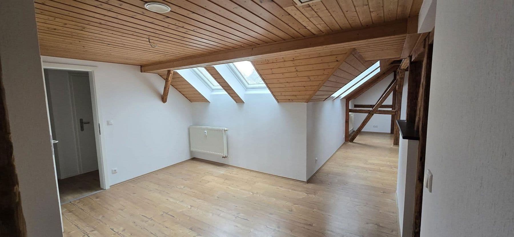 Prenájom bytu 3-izbový 108 m², Markt 5, Treuen, Sasko Prenájom bytu 3-izbový 108 m², Markt 5, Treuen, Sasko