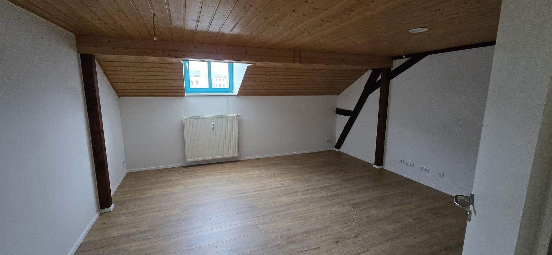 Prenájom bytu 3-izbový 108 m², Markt 5, Treuen, Sasko Prenájom bytu 3-izbový 108 m², Markt 5, Treuen, Sasko