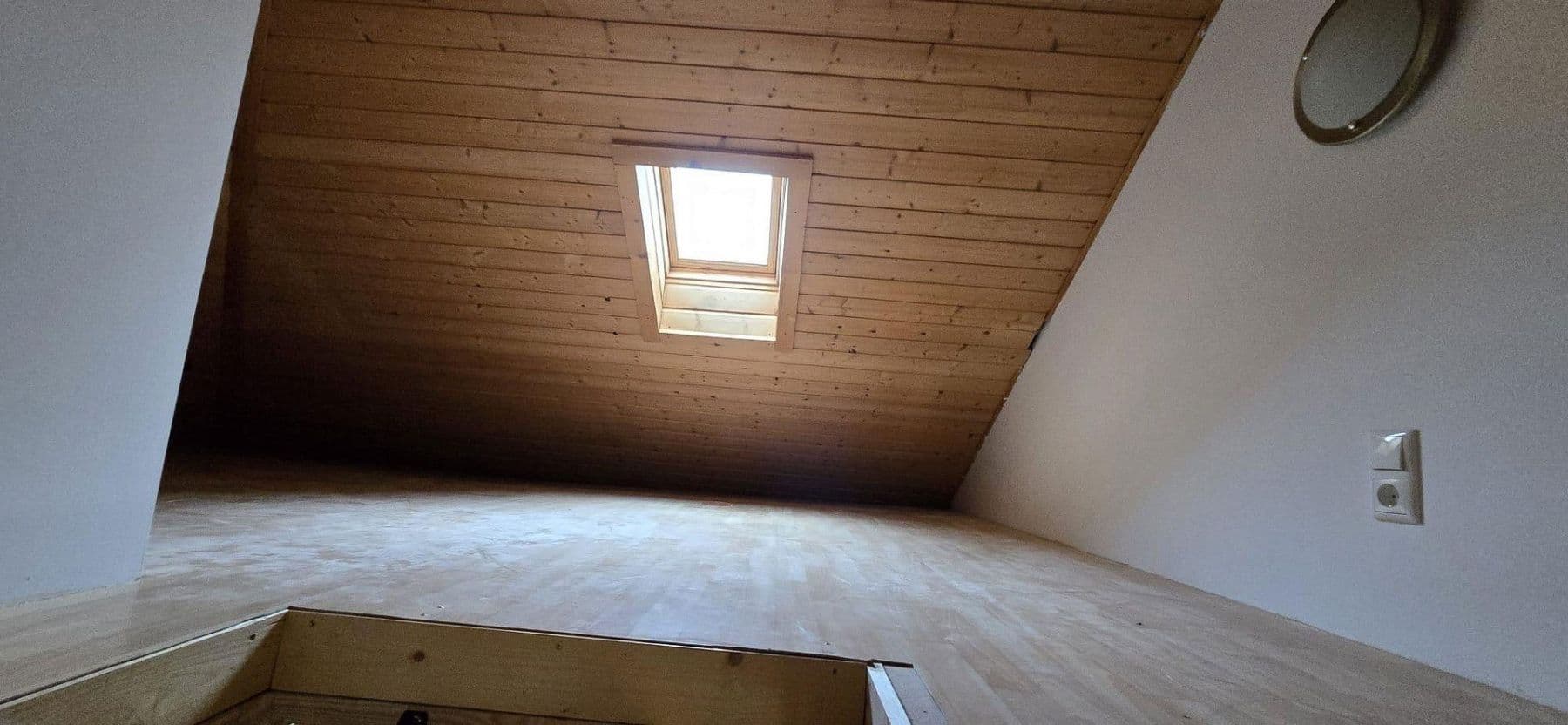 Prenájom bytu 3-izbový 108 m², Markt 5, Treuen, Sasko Prenájom bytu 3-izbový 108 m², Markt 5, Treuen, Sasko