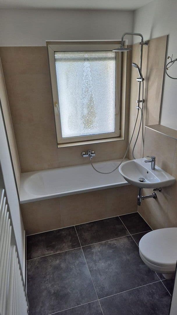 Prenájom bytu 18 m², Hakenfelder Straße 8c, Berlin, Berlín Prenájom bytu 18 m², Hakenfelder Straße 8c, Berlin, Berlín