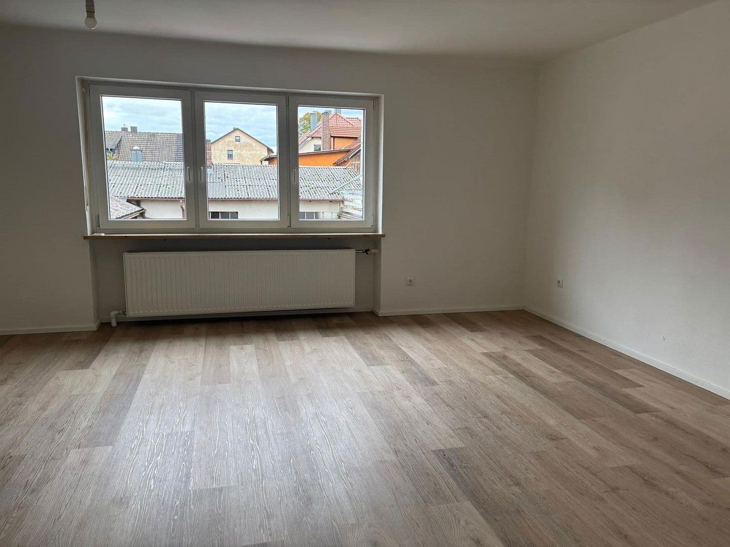Prenájom bytu 3-izbový 103 m², Prechtlstr. 1, Kümmersbruck, Bavorsko Prenájom bytu 3-izbový 103 m², Prechtlstr. 1, Kümmersbruck, Bavorsko
