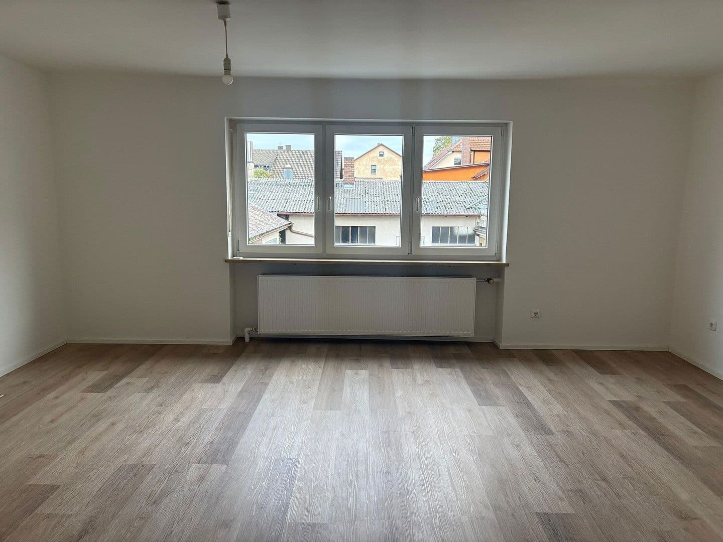 Prenájom bytu 3-izbový 103 m², Prechtlstr. 1, Kümmersbruck, Bavorsko Prenájom bytu 3-izbový 103 m², Prechtlstr. 1, Kümmersbruck, Bavorsko