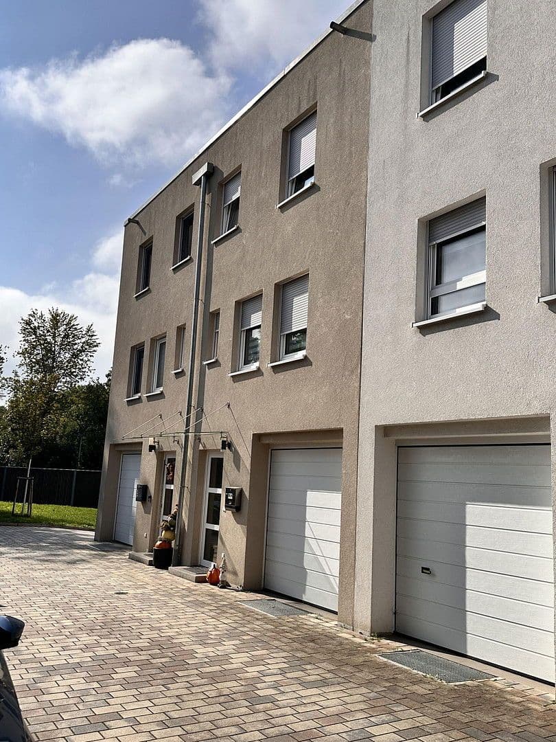 Predaj domu 145 m², pozemek 151 m², Rastatt, Bádensko-Wurttembersko Predaj domu 145 m², pozemek 151 m², Rastatt, Bádensko-Wurttembersko