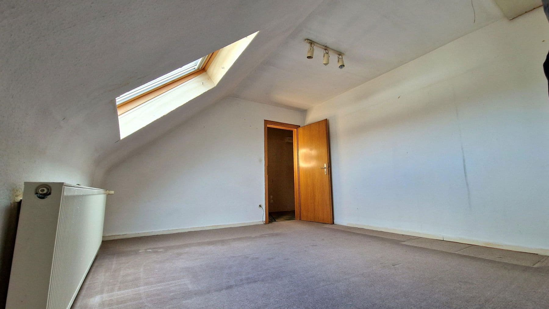 Predaj domu 180 m², pozemek 695 m², Mainz, Porýnie-Falcko Predaj domu 180 m², pozemek 695 m², Mainz, Porýnie-Falcko