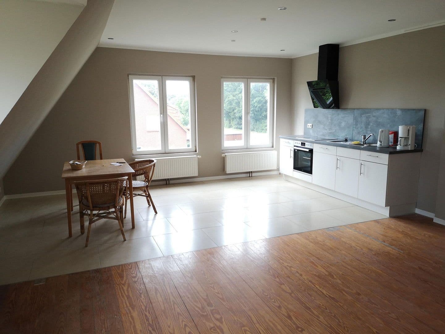 Prenájom bytu 5-izbový 125 m², Steinrader Damm 89, Lübeck, Šlezvicko-Holštajnsko Prenájom bytu 5-izbový 125 m², Steinrader Damm 89, Lübeck, Šlezvicko-Holštajnsko