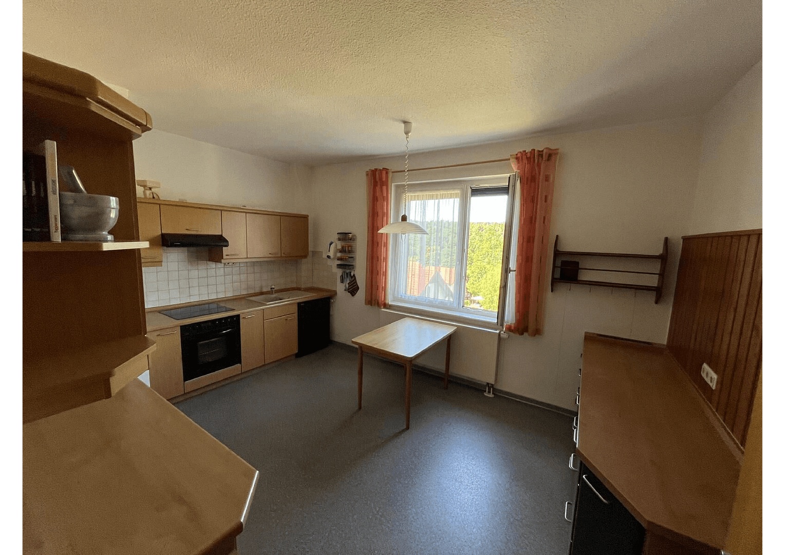 Predaj domu 151 m², pozemek 1.751 m², Gerstungen, Durínsko Predaj domu 151 m², pozemek 1.751 m², Gerstungen, Durínsko