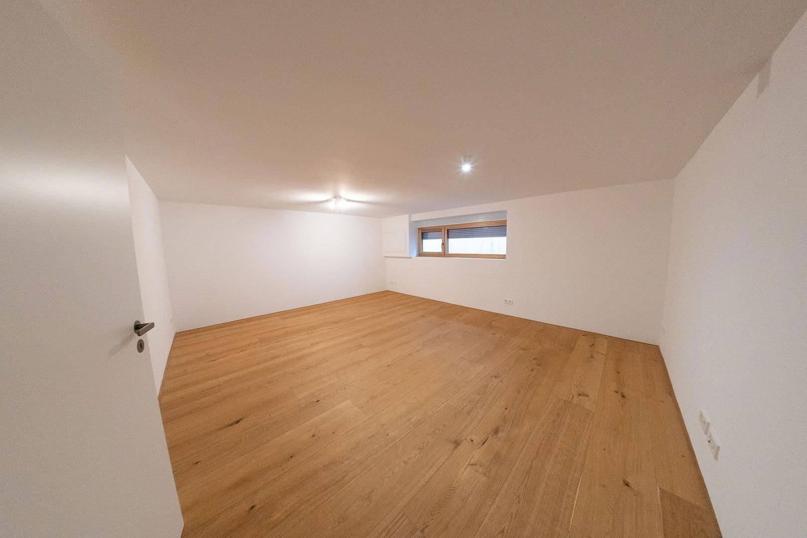 Predaj domu 260 m², pozemek 1.080 m², Karlsruhe, Bádensko-Wurttembersko Predaj domu 260 m², pozemek 1.080 m², Karlsruhe, Bádensko-Wurttembersko