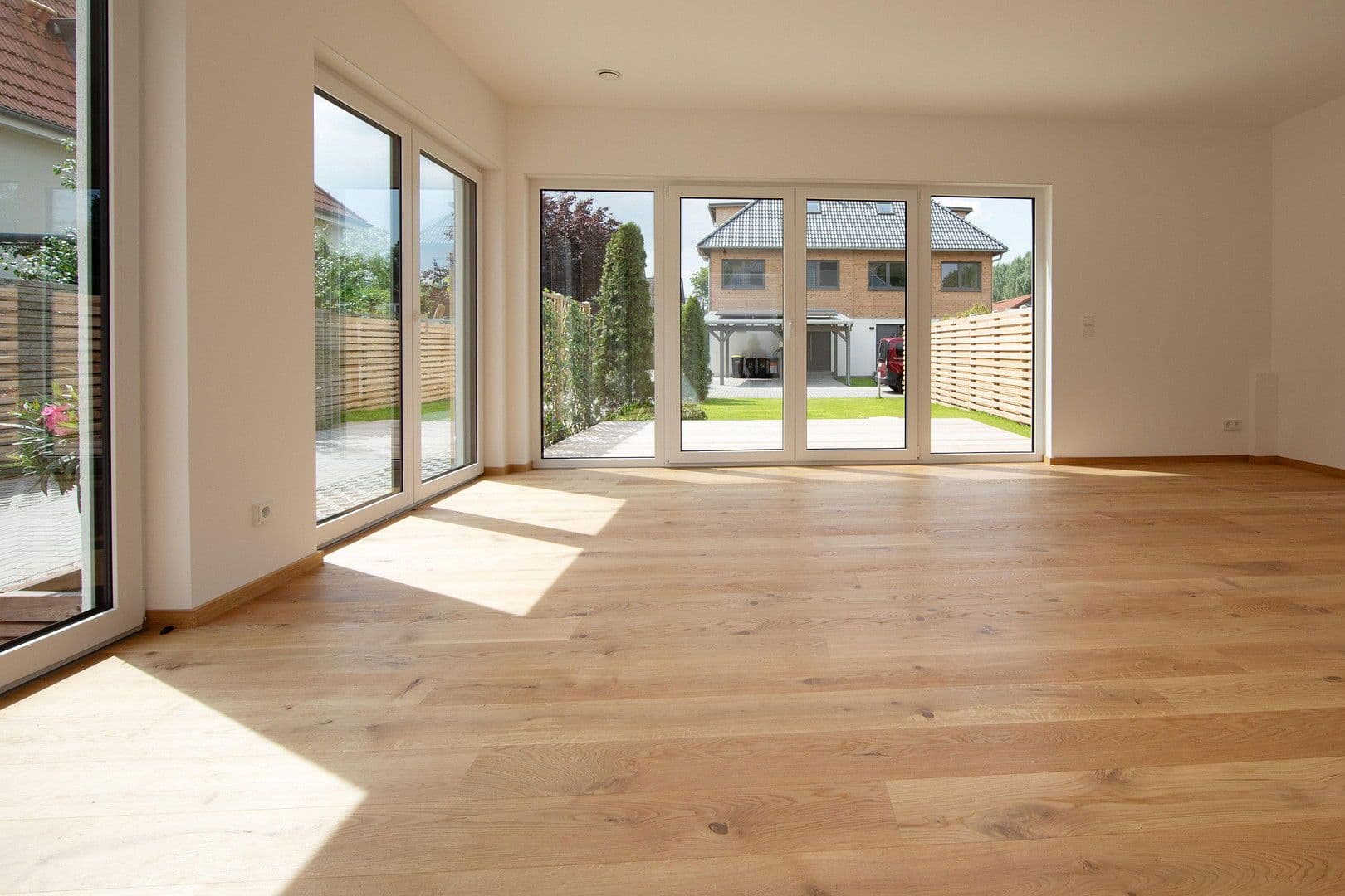 Prenájom domu 166 m², pozemek 383 m², Berlin, Berlín Prenájom domu 166 m², pozemek 383 m², Berlin, Berlín