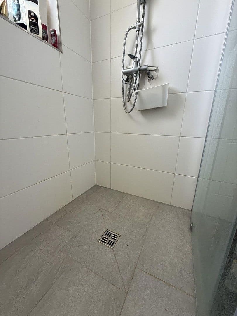 Predaj bytu 3-izbový 70 m², Friedrichsruher Straße 54, Berlin, Berlín Predaj bytu 3-izbový 70 m², Friedrichsruher Straße 54, Berlin, Berlín