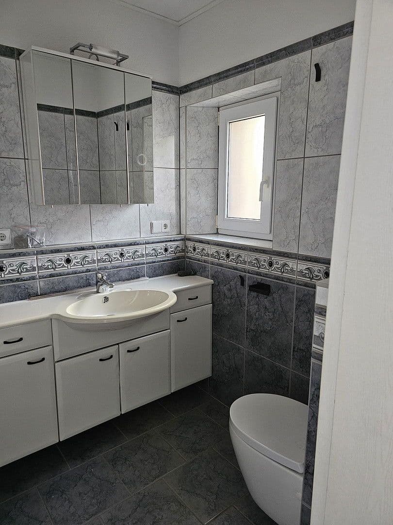 Predaj domu 189 m², pozemek 287 m², Hohenhameln, Dolné Sasko Predaj domu 189 m², pozemek 287 m², Hohenhameln, Dolné Sasko