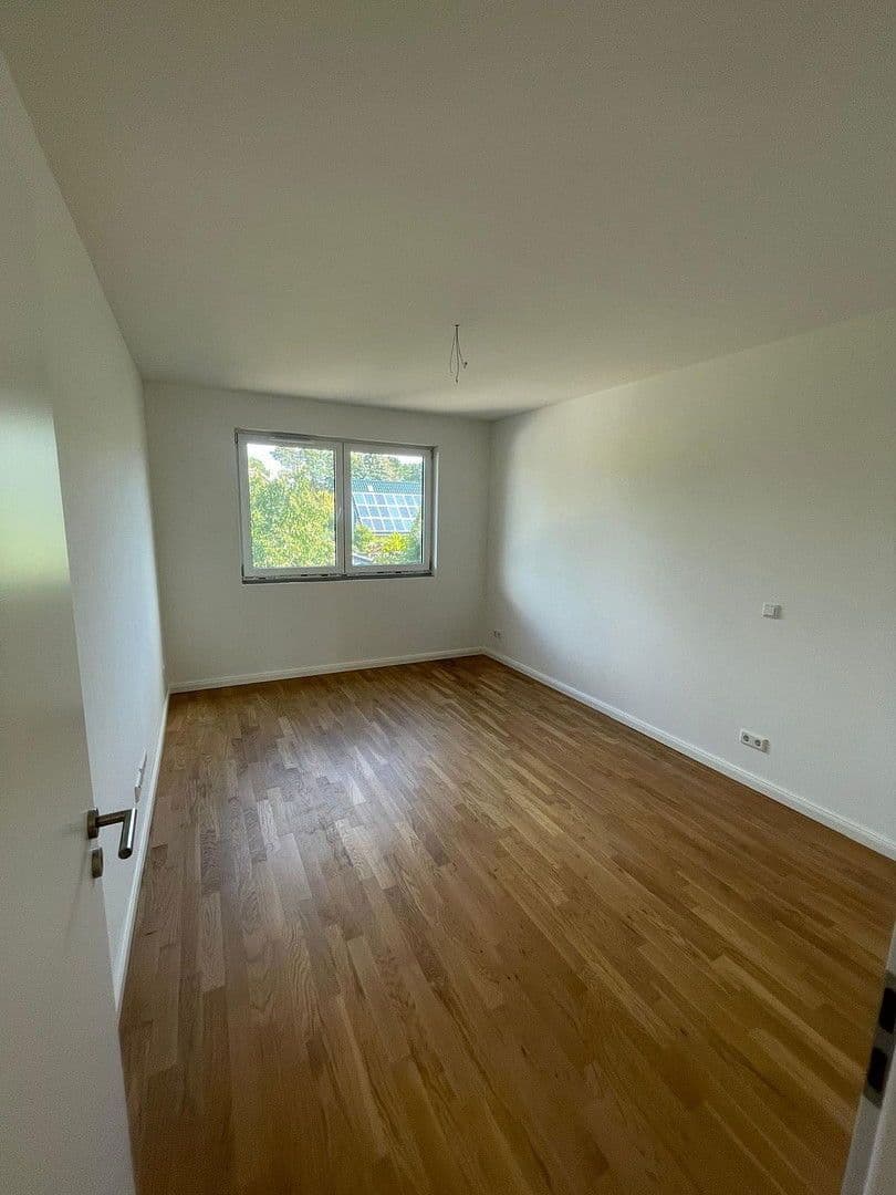 Prenájom bytu 3-izbový 75 m², Berlin, Berlín Prenájom bytu 3-izbový 75 m², Berlin, Berlín