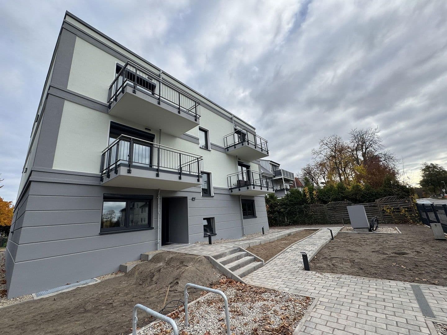 Prenájom bytu 3-izbový 75 m², Berlin, Berlín Prenájom bytu 3-izbový 75 m², Berlin, Berlín