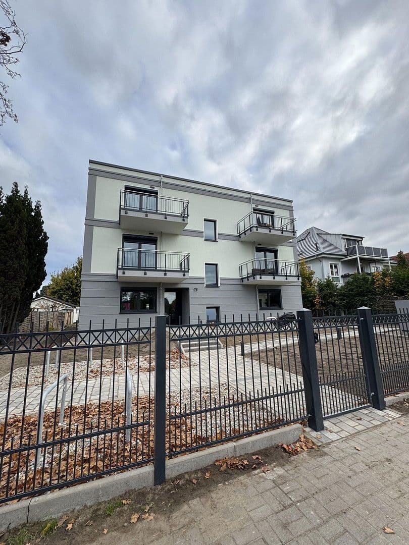 Prenájom bytu 3-izbový 75 m², Berlin, Berlín Prenájom bytu 3-izbový 75 m², Berlin, Berlín