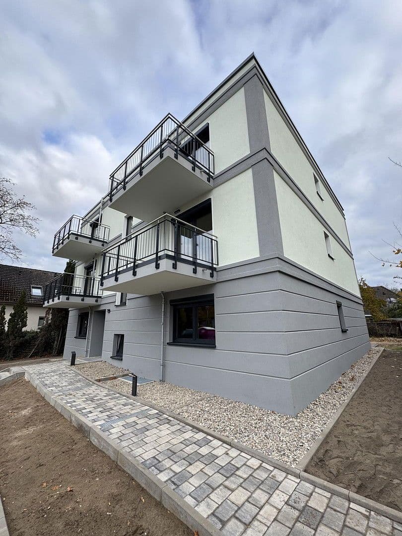 Prenájom bytu 3-izbový 75 m², Berlin, Berlín Prenájom bytu 3-izbový 75 m², Berlin, Berlín