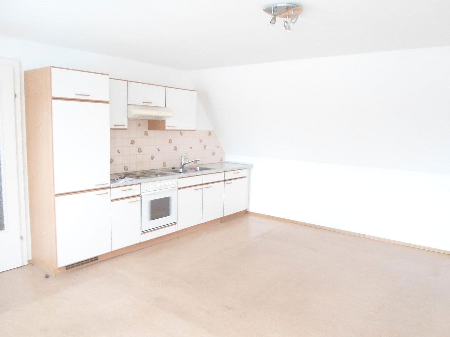 Prenájom bytu 2-izbový 50 m², SCHLOSSWEG 2, Burgau, Štajersko Prenájom bytu 2-izbový 50 m², SCHLOSSWEG 2, Burgau, Štajersko