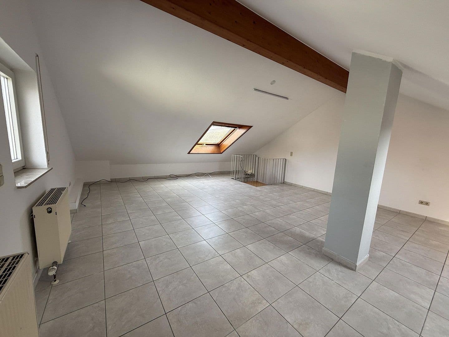 Prenájom bytu 3-izbový 95 m², Cleebronn, Bádensko-Wurttembersko Prenájom bytu 3-izbový 95 m², Cleebronn, Bádensko-Wurttembersko