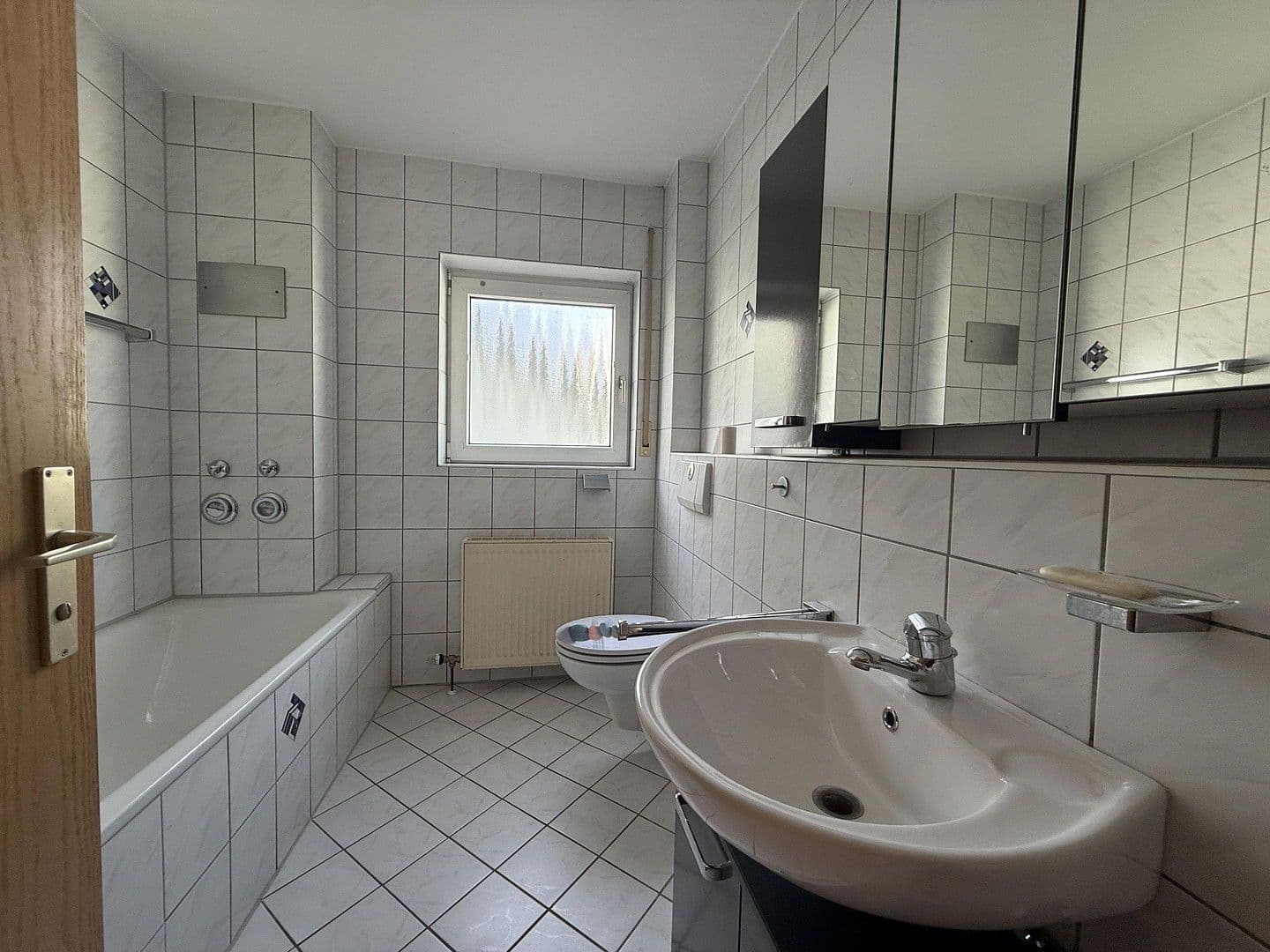 Prenájom bytu 3-izbový 95 m², Cleebronn, Bádensko-Wurttembersko Prenájom bytu 3-izbový 95 m², Cleebronn, Bádensko-Wurttembersko