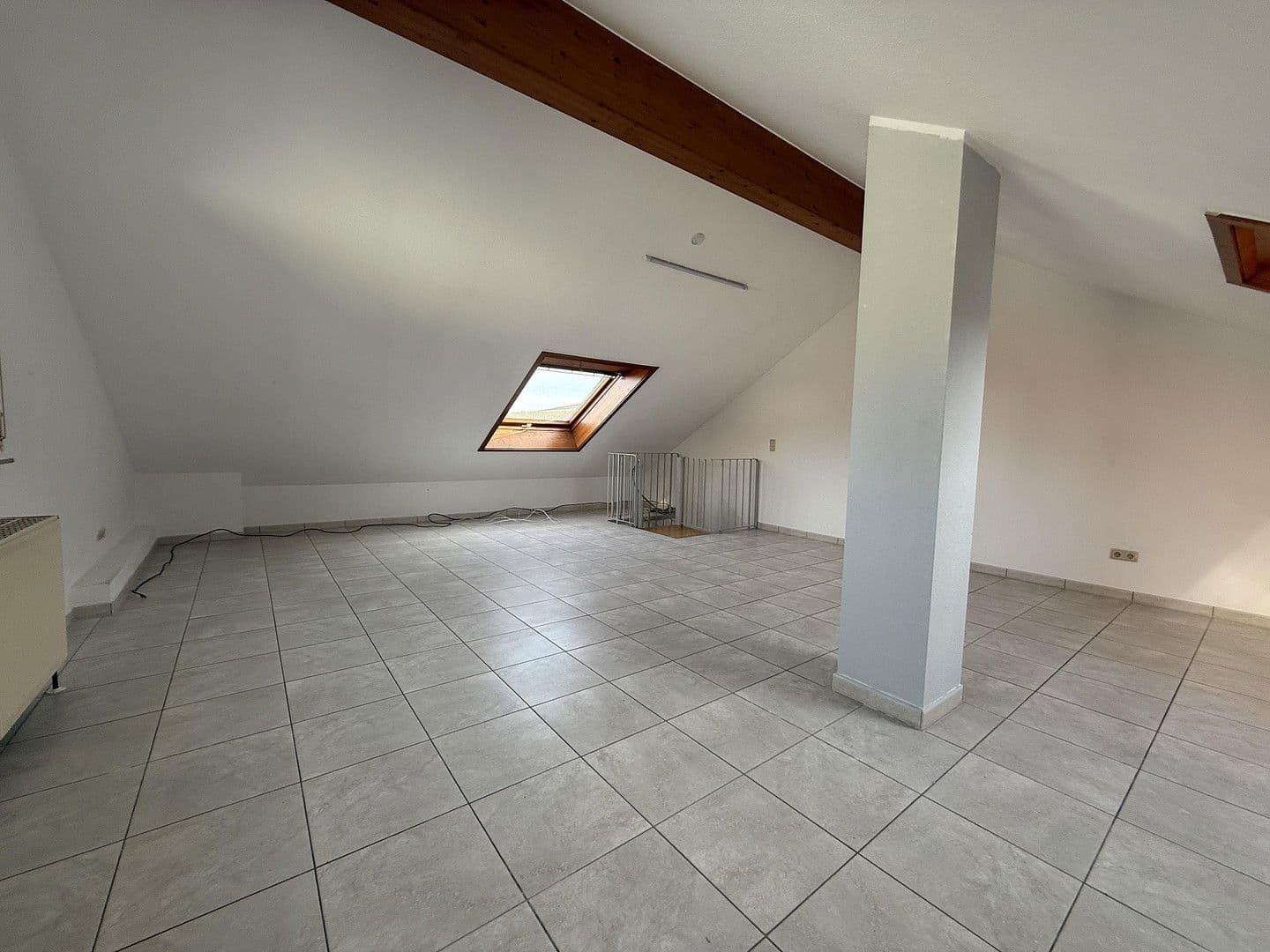 Prenájom bytu 3-izbový 95 m², Cleebronn, Bádensko-Wurttembersko Prenájom bytu 3-izbový 95 m², Cleebronn, Bádensko-Wurttembersko