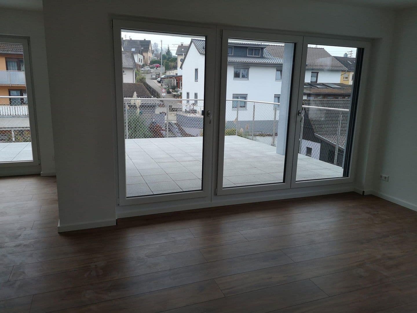 Prenájom bytu 2-izbový 82 m², Sinsheim, Bádensko-Wurttembersko Prenájom bytu 2-izbový 82 m², Sinsheim, Bádensko-Wurttembersko