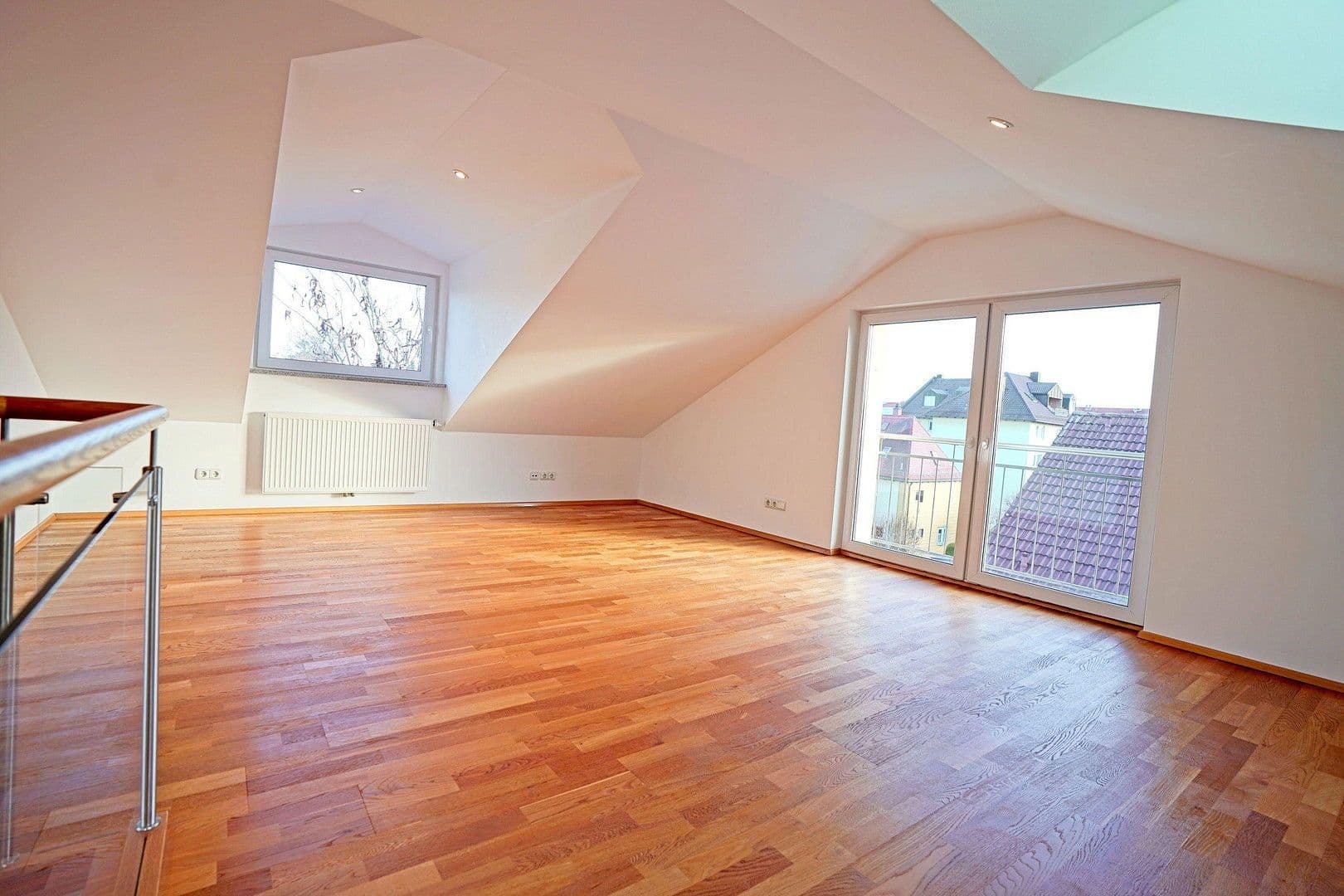 Prenájom bytu 4-izbový 147 m², München, Bavorsko Prenájom bytu 4-izbový 147 m², München, Bavorsko