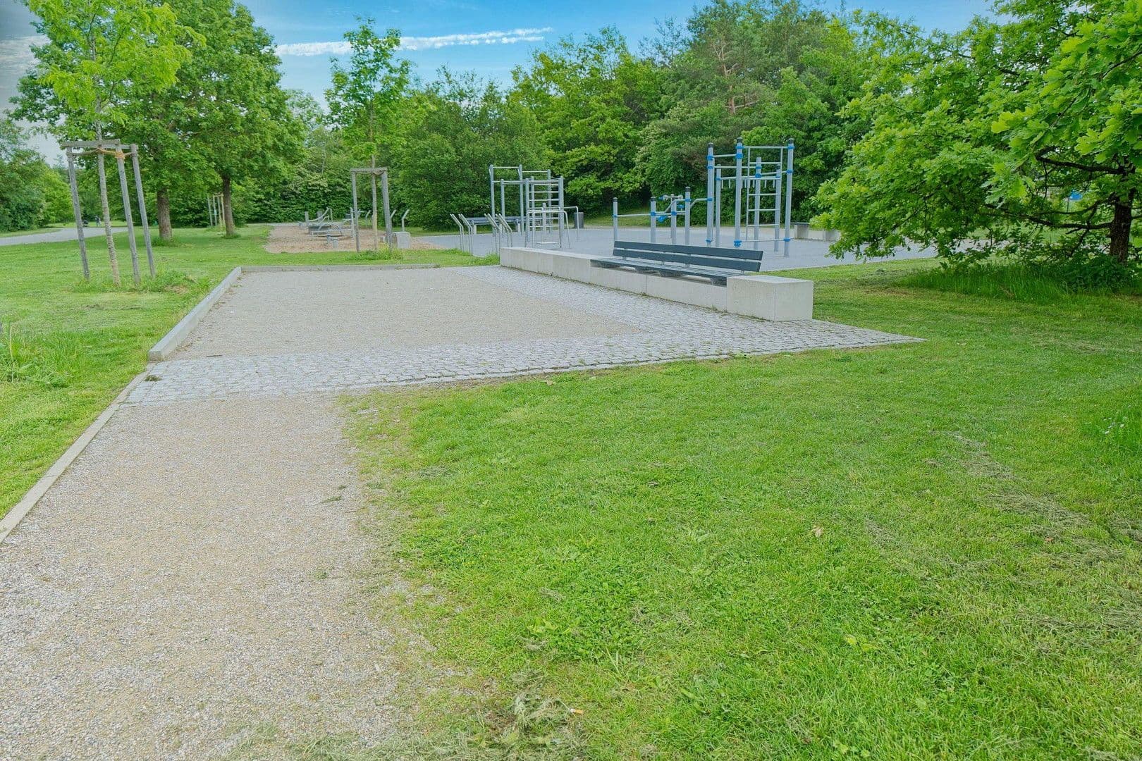 Prenájom bytu 4-izbový 147 m², München, Bavorsko Prenájom bytu 4-izbový 147 m², München, Bavorsko