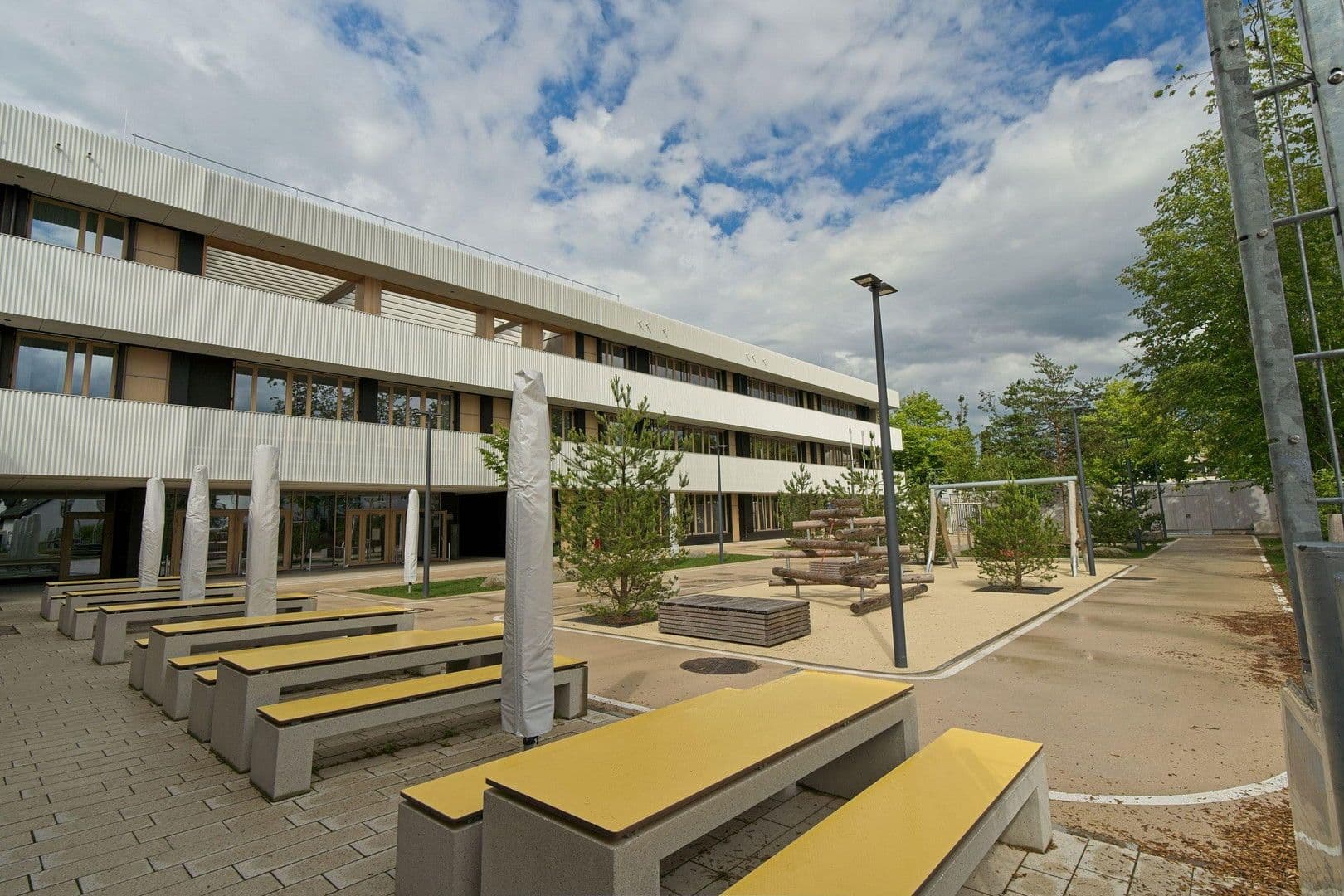 Prenájom bytu 4-izbový 147 m², München, Bavorsko Prenájom bytu 4-izbový 147 m², München, Bavorsko