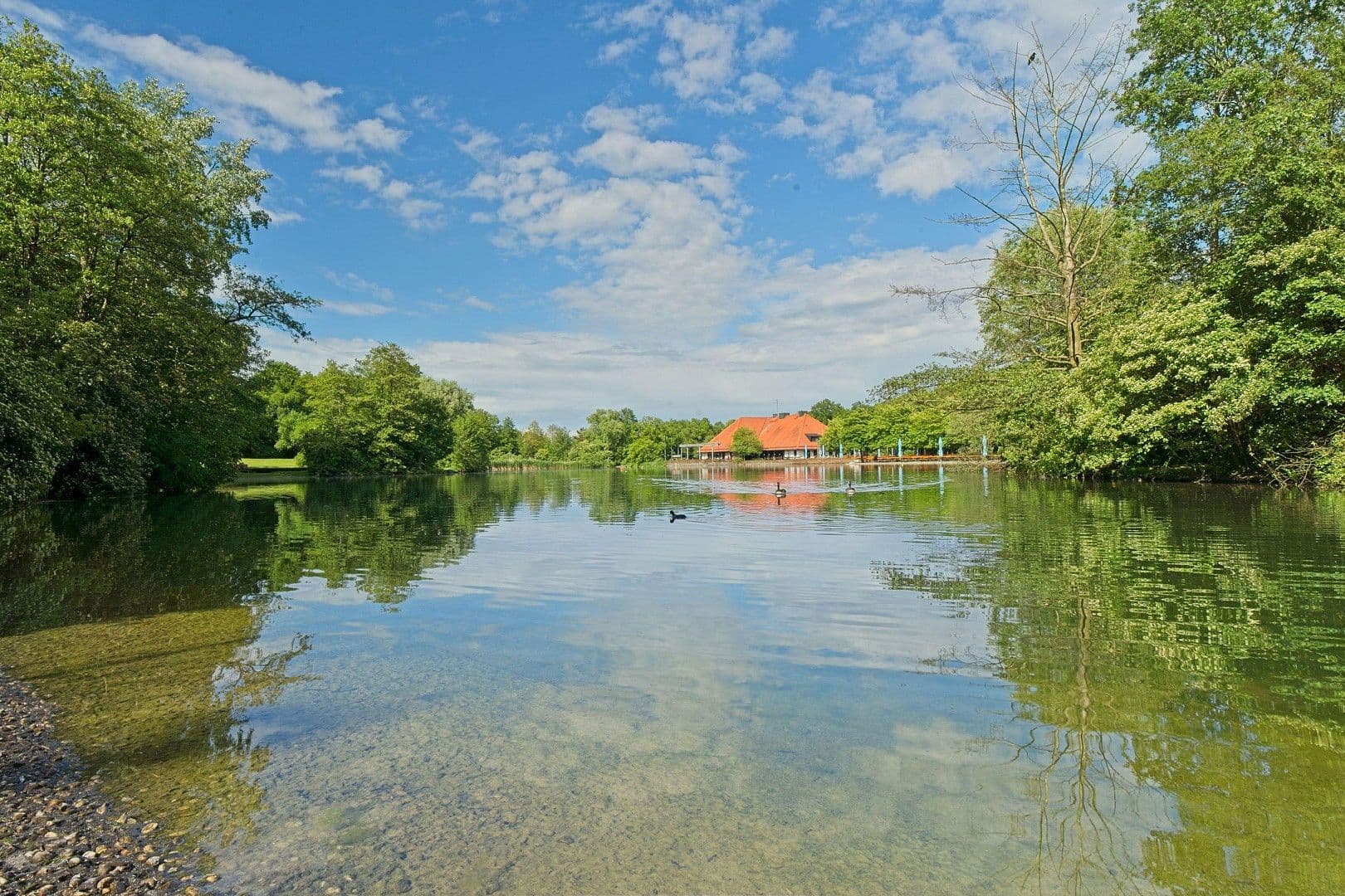 Prenájom bytu 4-izbový 147 m², München, Bavorsko Prenájom bytu 4-izbový 147 m², München, Bavorsko