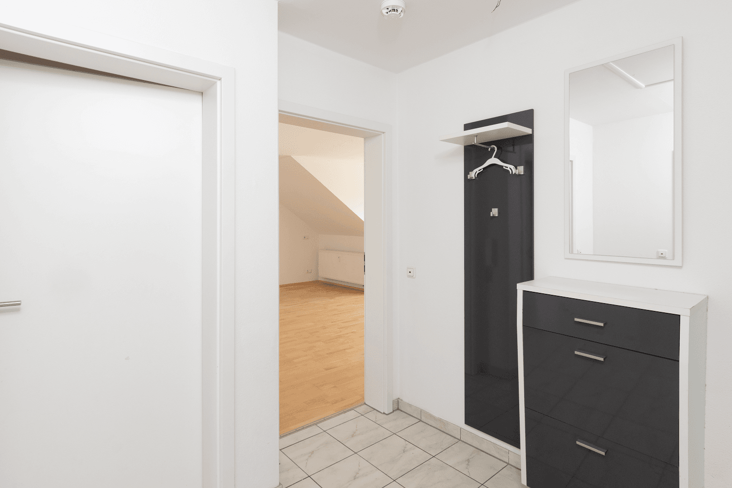 Prenájom domu 300 m², pozemek 1.000 m², Hanslmühlweg 2, Wolnzach, Bavorsko Prenájom domu 300 m², pozemek 1.000 m², Hanslmühlweg 2, Wolnzach, Bavorsko