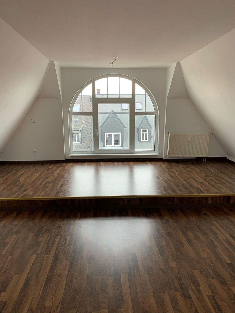 Prenájom bytu 3-izbový 110 m², Casparistraße 4, Chemnitz, Sasko Prenájom bytu 3-izbový 110 m², Casparistraße 4, Chemnitz, Sasko