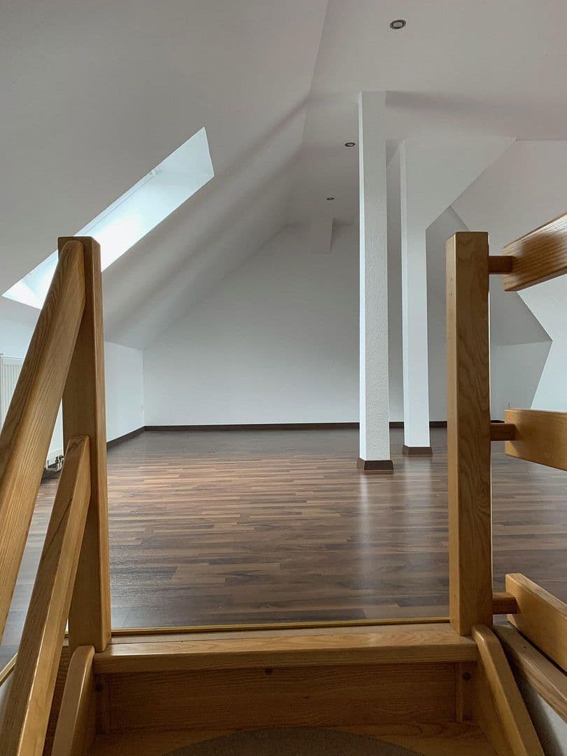 Prenájom bytu 3-izbový 110 m², Casparistraße 4, Chemnitz, Sasko Prenájom bytu 3-izbový 110 m², Casparistraße 4, Chemnitz, Sasko