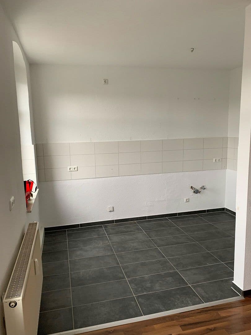 Prenájom bytu 3-izbový 110 m², Casparistraße 4, Chemnitz, Sasko Prenájom bytu 3-izbový 110 m², Casparistraße 4, Chemnitz, Sasko