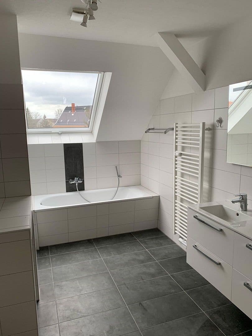 Prenájom bytu 3-izbový 110 m², Casparistraße 4, Chemnitz, Sasko Prenájom bytu 3-izbový 110 m², Casparistraße 4, Chemnitz, Sasko