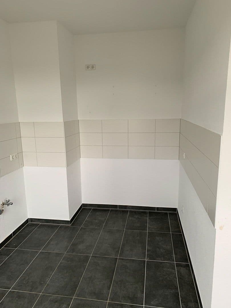 Prenájom bytu 3-izbový 110 m², Casparistraße 4, Chemnitz, Sasko Prenájom bytu 3-izbový 110 m², Casparistraße 4, Chemnitz, Sasko