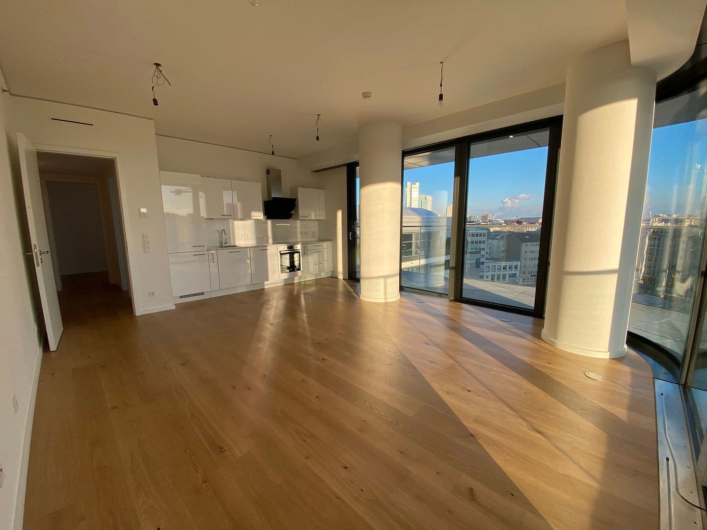 Prenájom bytu 4-izbový 110 m², Europa-Allee 2, Frankfurt am Main, Hesensko Prenájom bytu 4-izbový 110 m², Europa-Allee 2, Frankfurt am Main, Hesensko