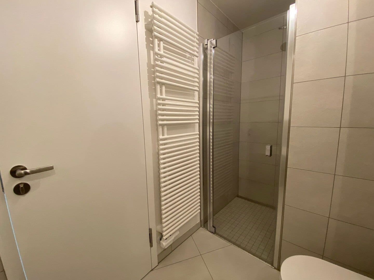 Prenájom bytu 4-izbový 110 m², Europa-Allee 2, Frankfurt am Main, Hesensko Prenájom bytu 4-izbový 110 m², Europa-Allee 2, Frankfurt am Main, Hesensko