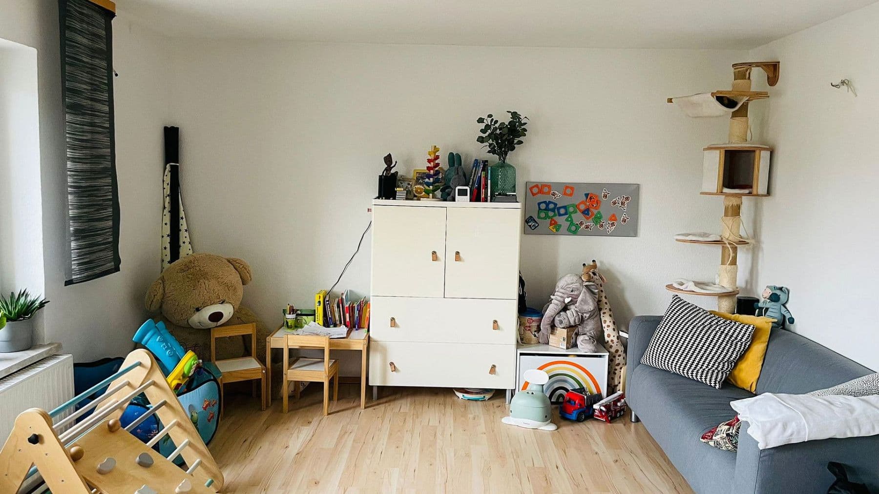 Prenájom bytu 3-izbový 109 m², Gröditz, Sasko Prenájom bytu 3-izbový 109 m², Gröditz, Sasko