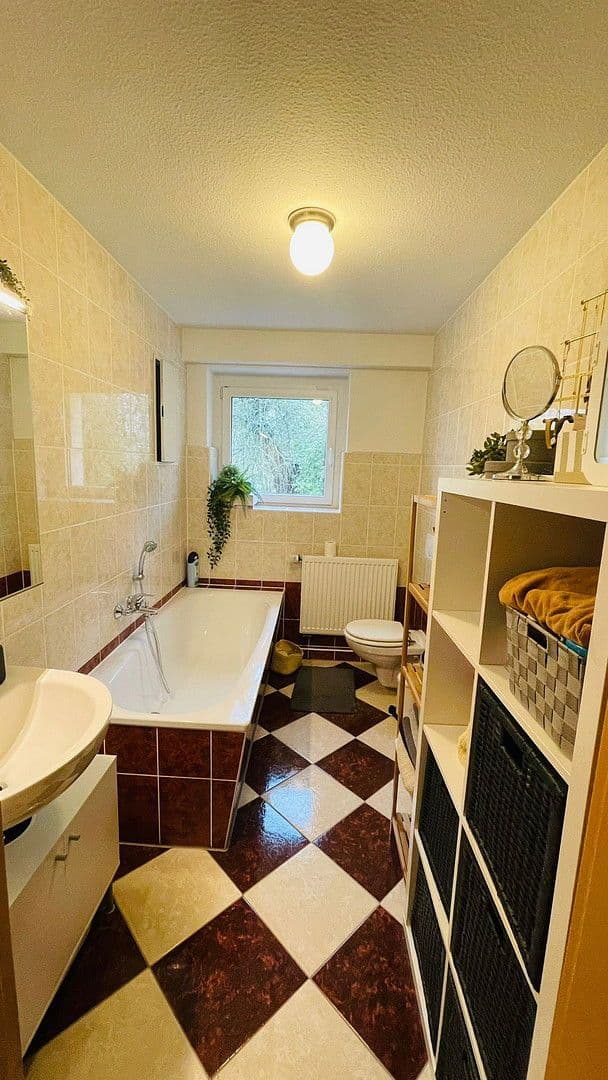 Prenájom bytu 3-izbový 109 m², Gröditz, Sasko Prenájom bytu 3-izbový 109 m², Gröditz, Sasko