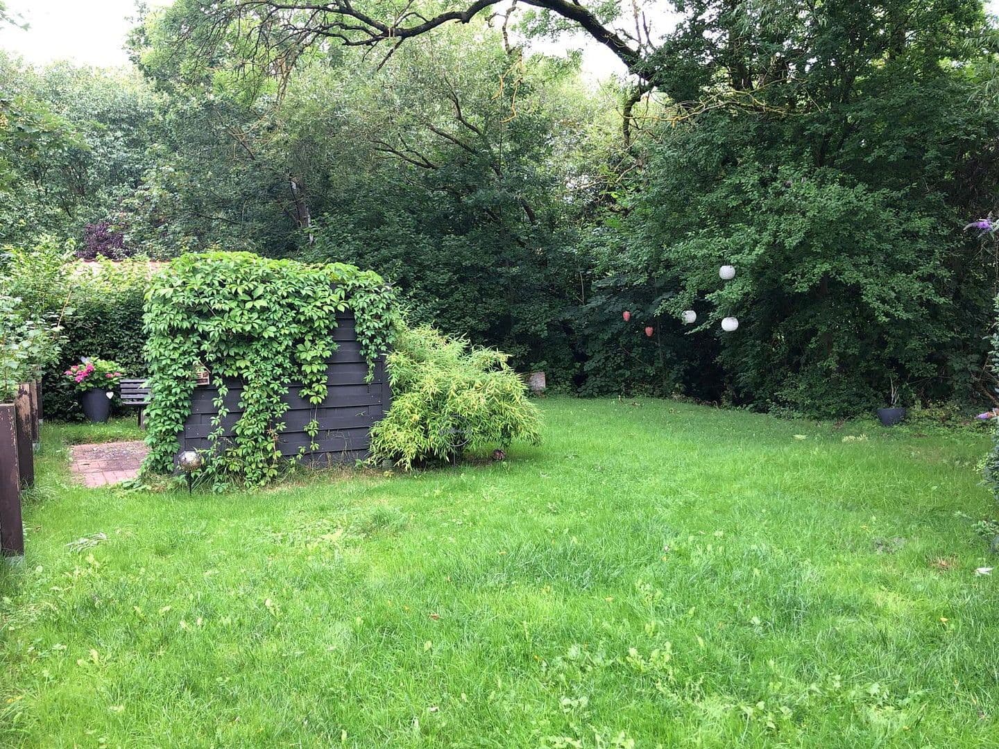 Prenájom bytu 4-izbový 125 m², Alte Dorfstraße 1, Seesen, Dolné Sasko Prenájom bytu 4-izbový 125 m², Alte Dorfstraße 1, Seesen, Dolné Sasko