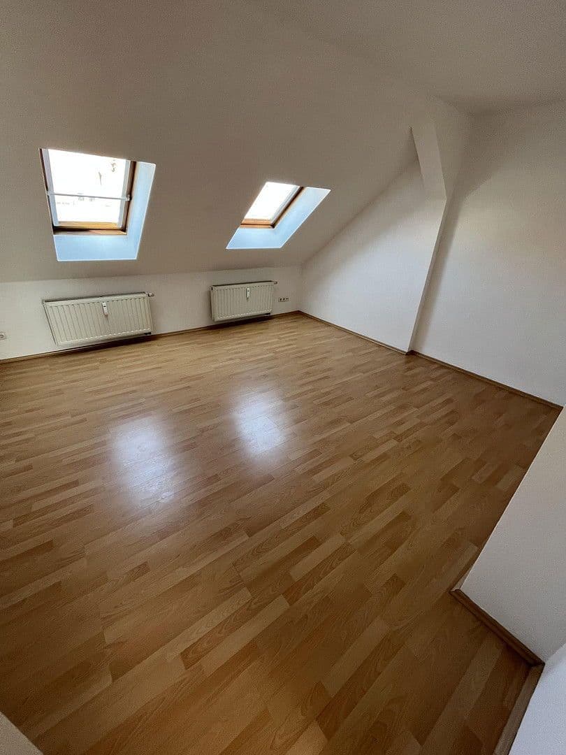 Prenájom bytu 2-izbový 68 m², Moritzstraße 36, Zwickau, Sasko Prenájom bytu 2-izbový 68 m², Moritzstraße 36, Zwickau, Sasko