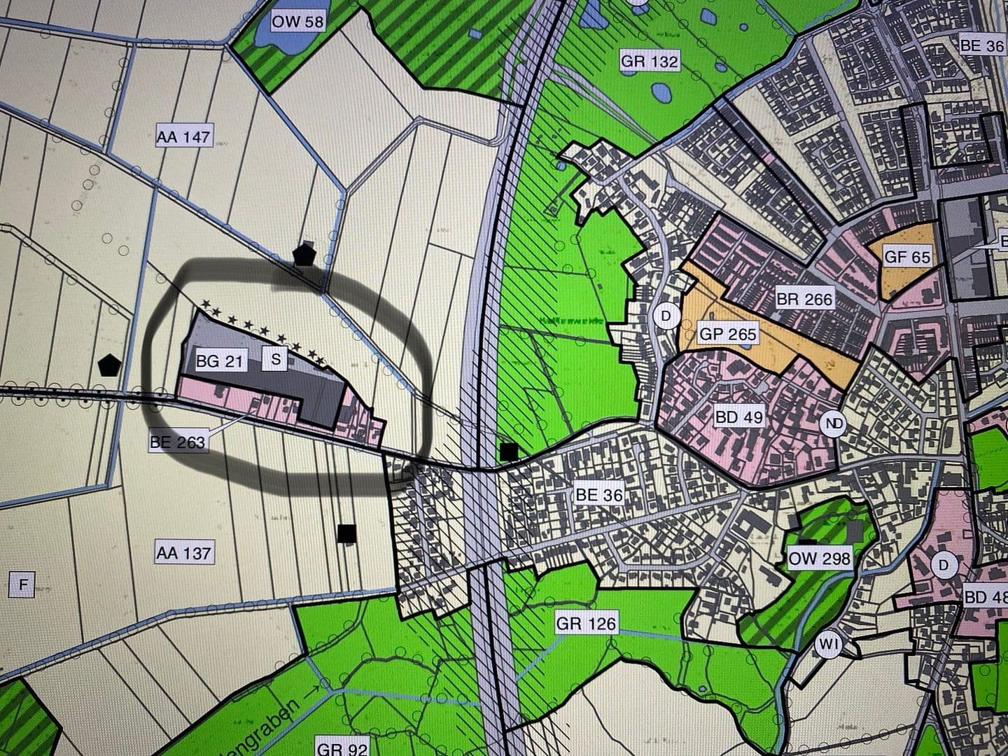 Prenájom pozemku 42.000 m², Langenhagen, Dolné Sasko Prenájom pozemku 42.000 m², Langenhagen, Dolné Sasko