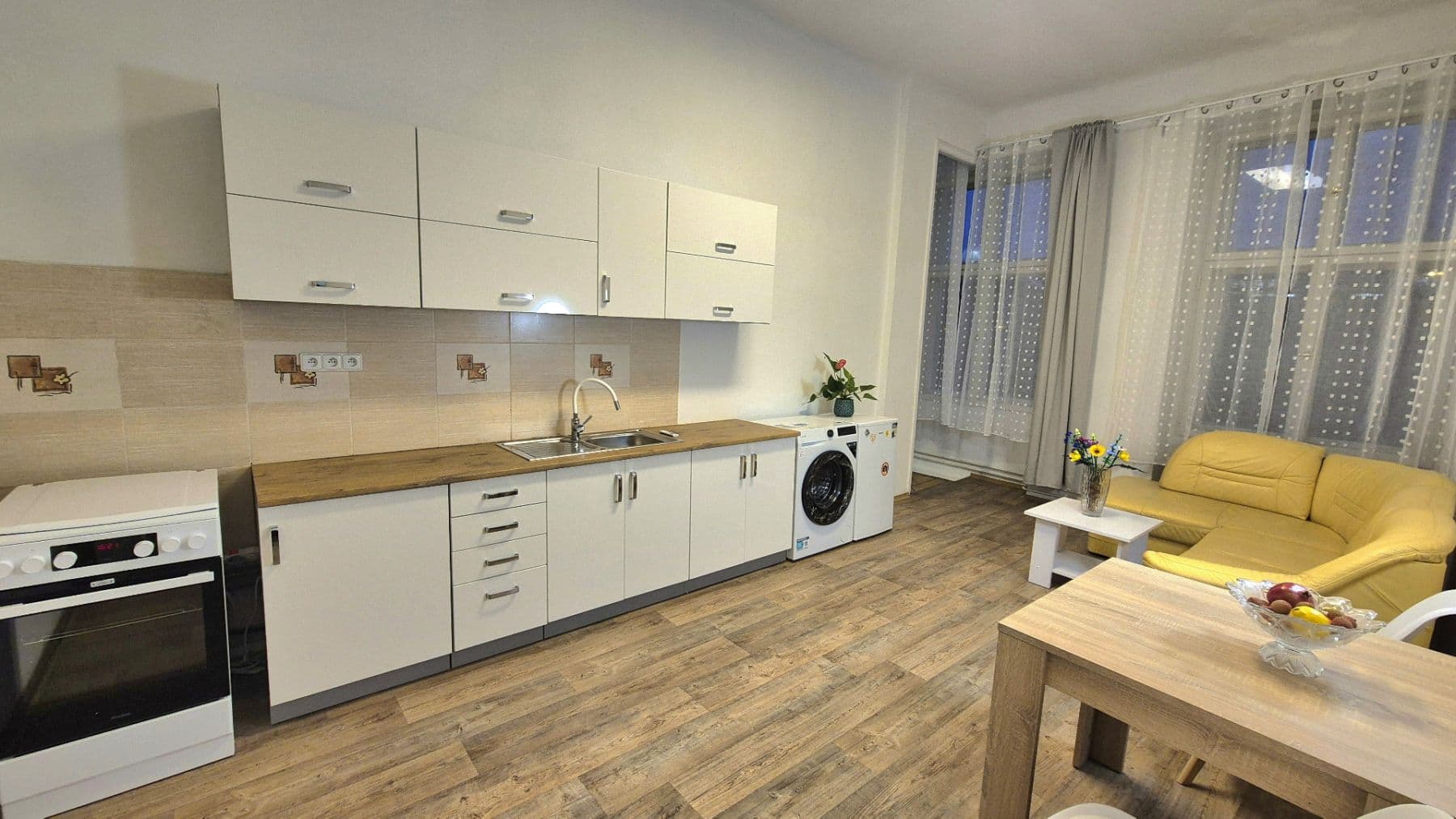 Prenájom bytu 2-izbový 55 m², Bolzanova, Praha, Praha Prenájom bytu 2-izbový 55 m², Bolzanova, Praha, Praha