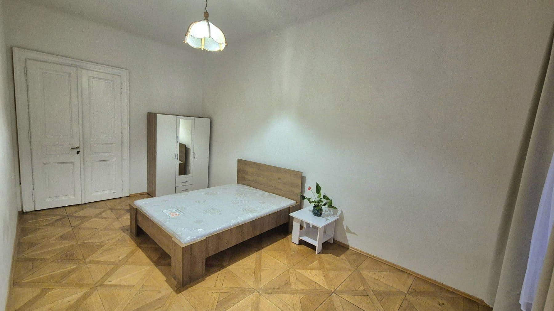 Prenájom bytu 2-izbový 55 m², Bolzanova, Praha, Praha Prenájom bytu 2-izbový 55 m², Bolzanova, Praha, Praha