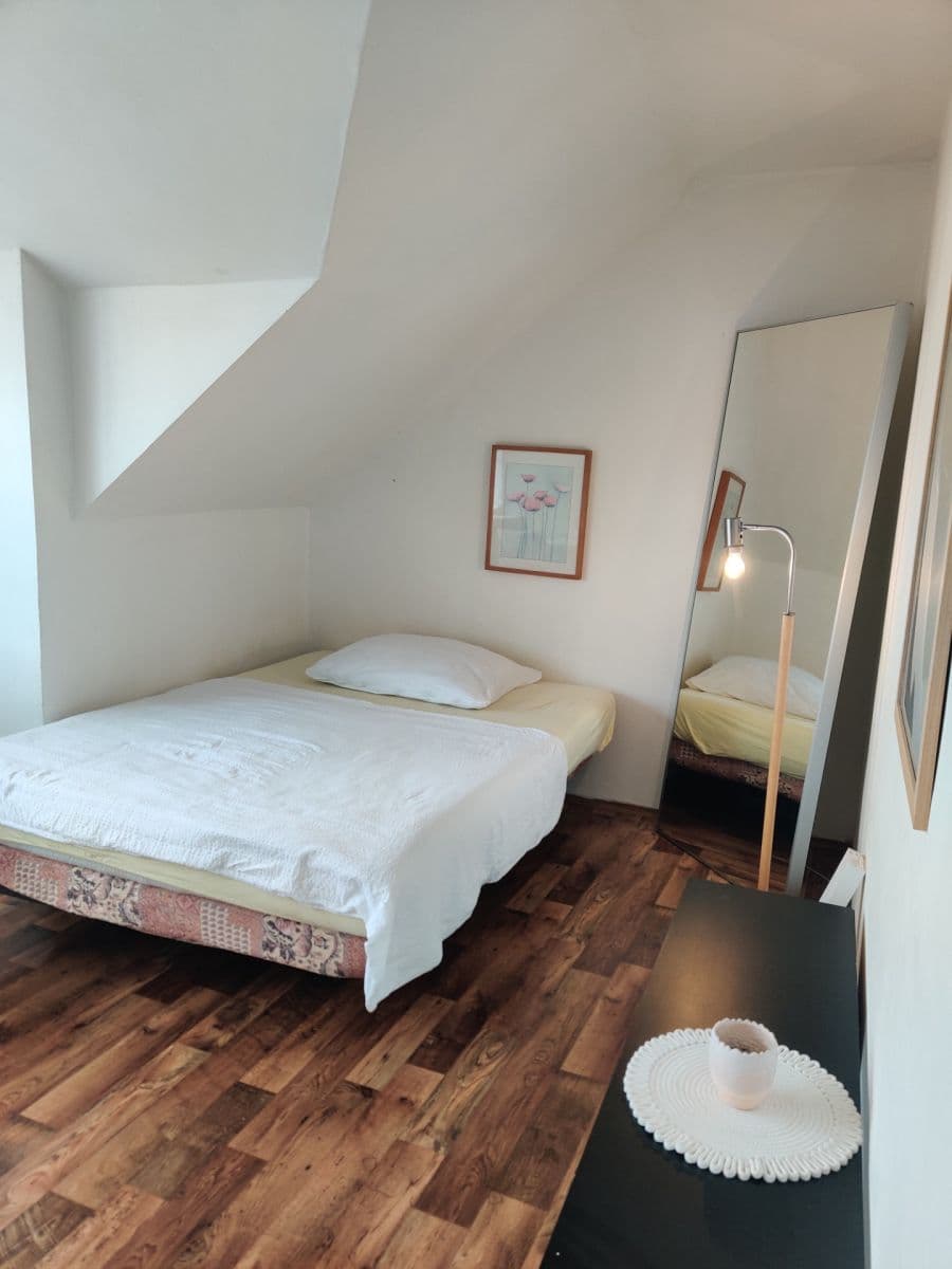 Prenájom bytu 17 m², Opařanská, Praha, Praha Prenájom bytu 17 m², Opařanská, Praha, Praha