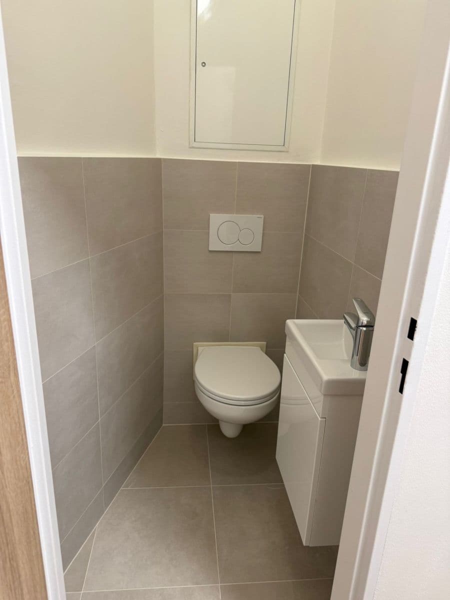 Prenájom bytu 3-izbový 86 m², Seifertova, Praha, Praha Prenájom bytu 3-izbový 86 m², Seifertova, Praha, Praha