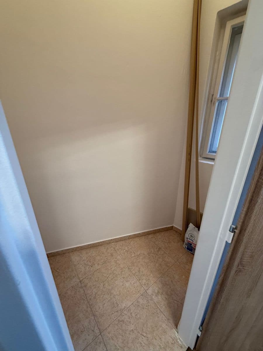 Prenájom bytu 3-izbový 86 m², Seifertova, Praha, Praha Prenájom bytu 3-izbový 86 m², Seifertova, Praha, Praha