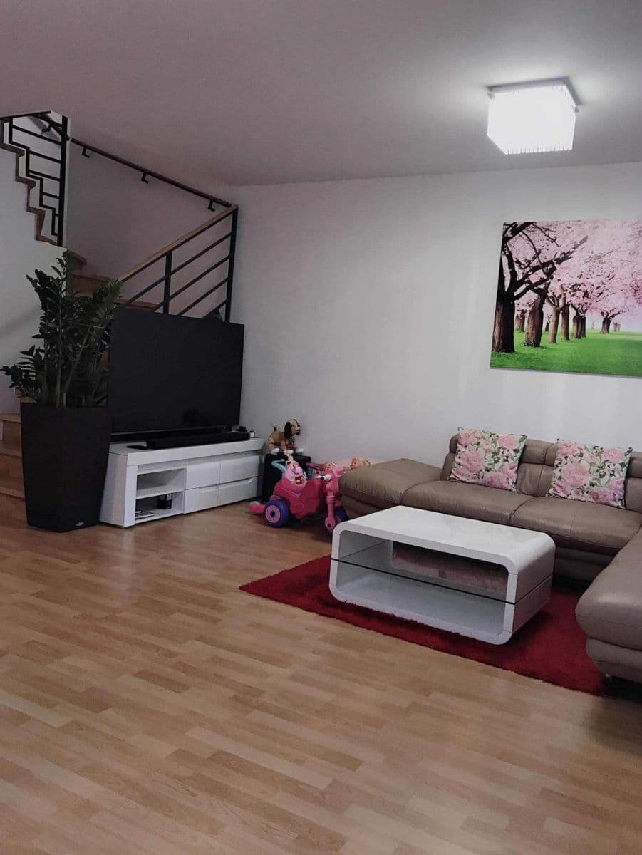 Prenájom domu 240 m², pozemek 240 m², Předenická, Praha, Praha Prenájom domu 240 m², pozemek 240 m², Předenická, Praha, Praha