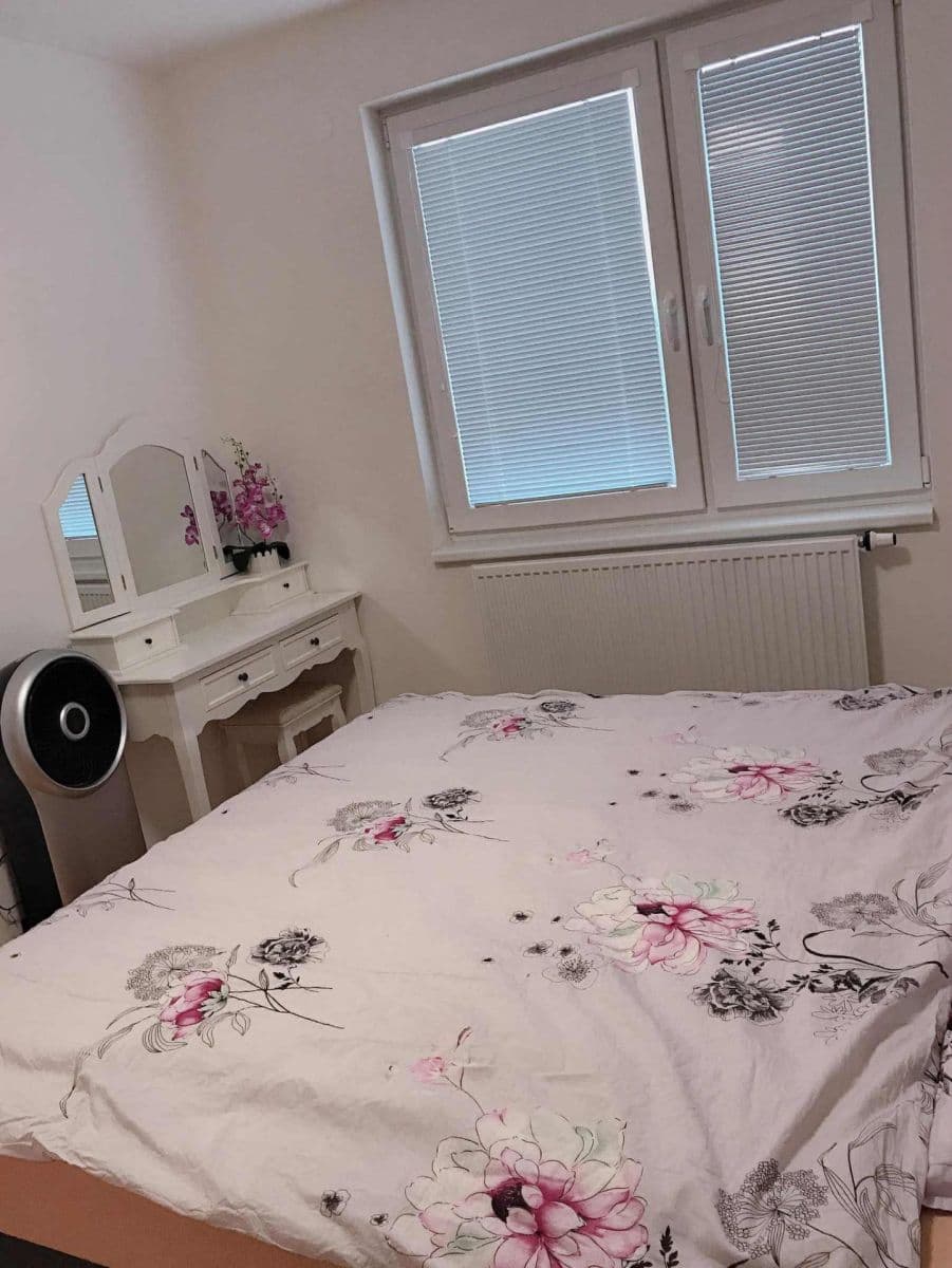 Prenájom domu 240 m², pozemek 240 m², Předenická, Praha, Praha Prenájom domu 240 m², pozemek 240 m², Předenická, Praha, Praha