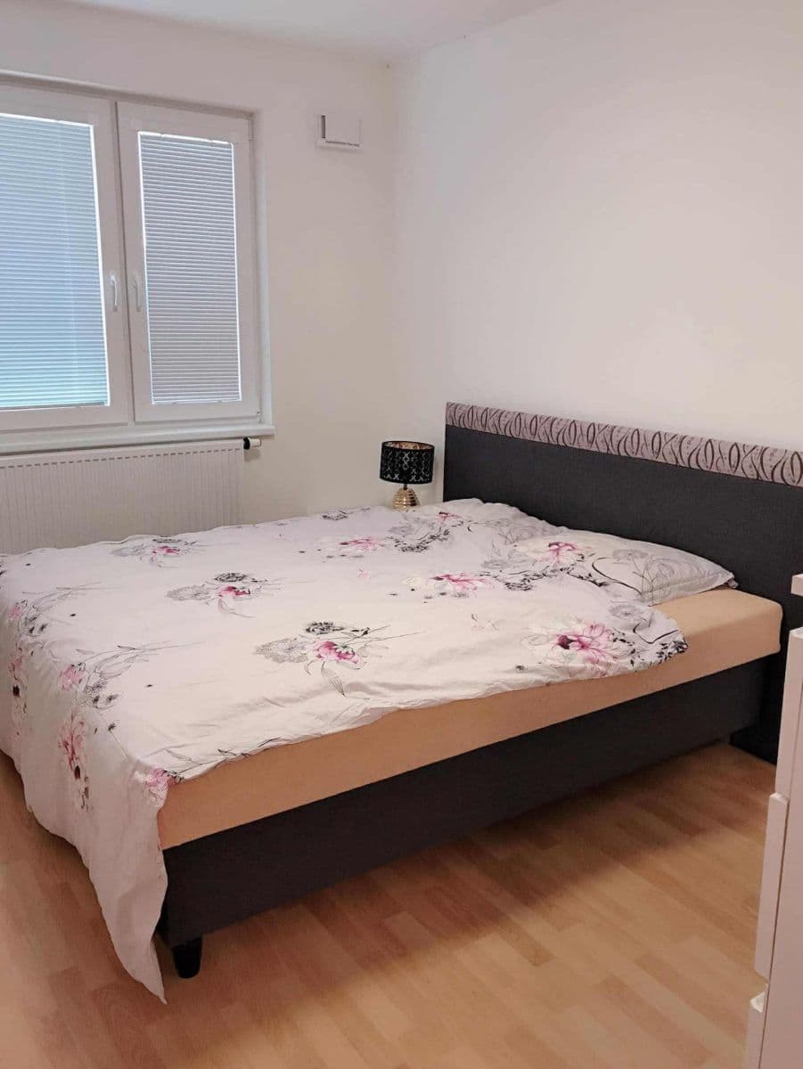 Prenájom domu 240 m², pozemek 240 m², Předenická, Praha, Praha Prenájom domu 240 m², pozemek 240 m², Předenická, Praha, Praha